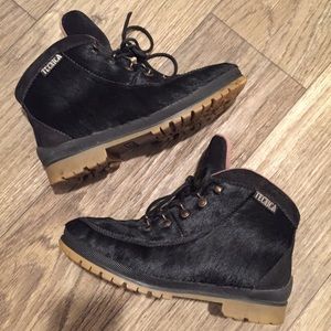 Tecnica Calf Hair Black Fur Snow Boots